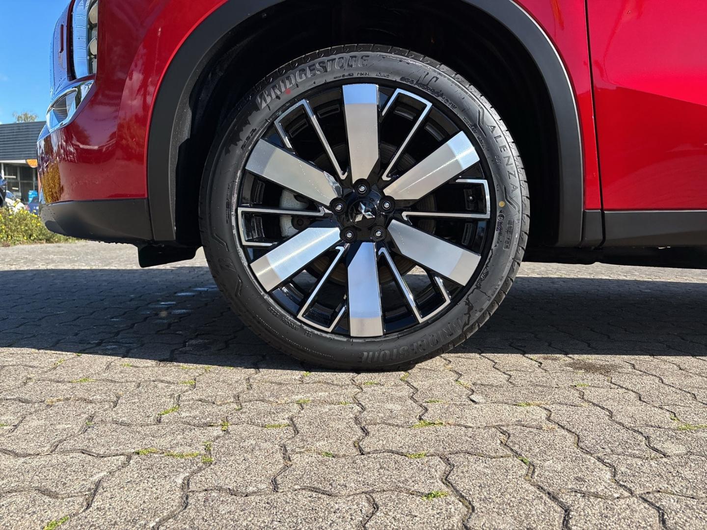 Mitsubishi Outlander Plug-in Hybrid Intro Edition 2,4l Memo