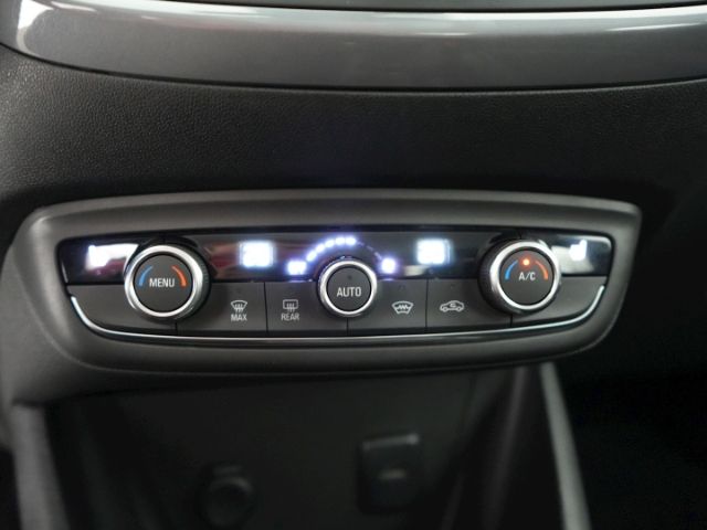 Crossland X INNOVATION+AHK+CARPLAY+SITZ-/LENKRAD