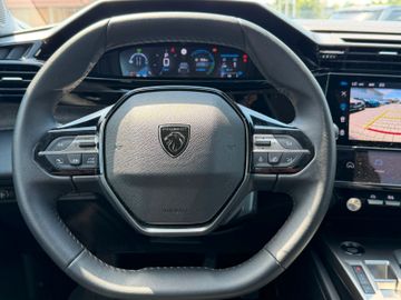 Peugeot 408 - 8