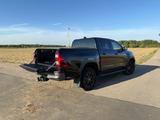 Toyota Hilux Invincible 2,8 Liter AHK ACC 204 PS  Rollo - gebrauchte Toyota Hilux aus dem Jahr 2024