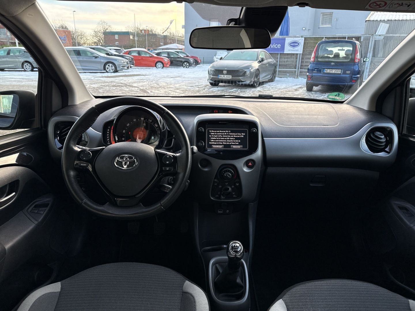 Fahrzeugabbildung Toyota Aygo X-Play Team D Apple CarPlay Android Auto Al