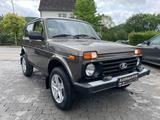 Lada Niva Legend 4x4 1,7 Ltr. 8V   61 kW (83PS) - Lada Niva: 1.7