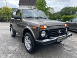 Lada Niva Legend 4x4 1,7 Ltr. 8V   61 kW (83PS) - Lada Niva: Allradantrieb, 1.7