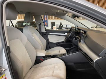 MYAUTOCENTER – Gebraucht- und Jahreswagen mit Werkstattservice in Pfaffenhofen Volkswagen Golf VIII Variant Life *1. Hand*Kamera*AHK*Klima