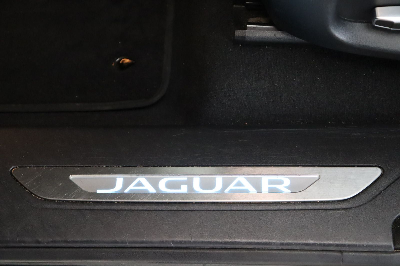 Fahrzeugabbildung Jaguar F-Pace 25t AWD * Navi * Anhängerk * LED