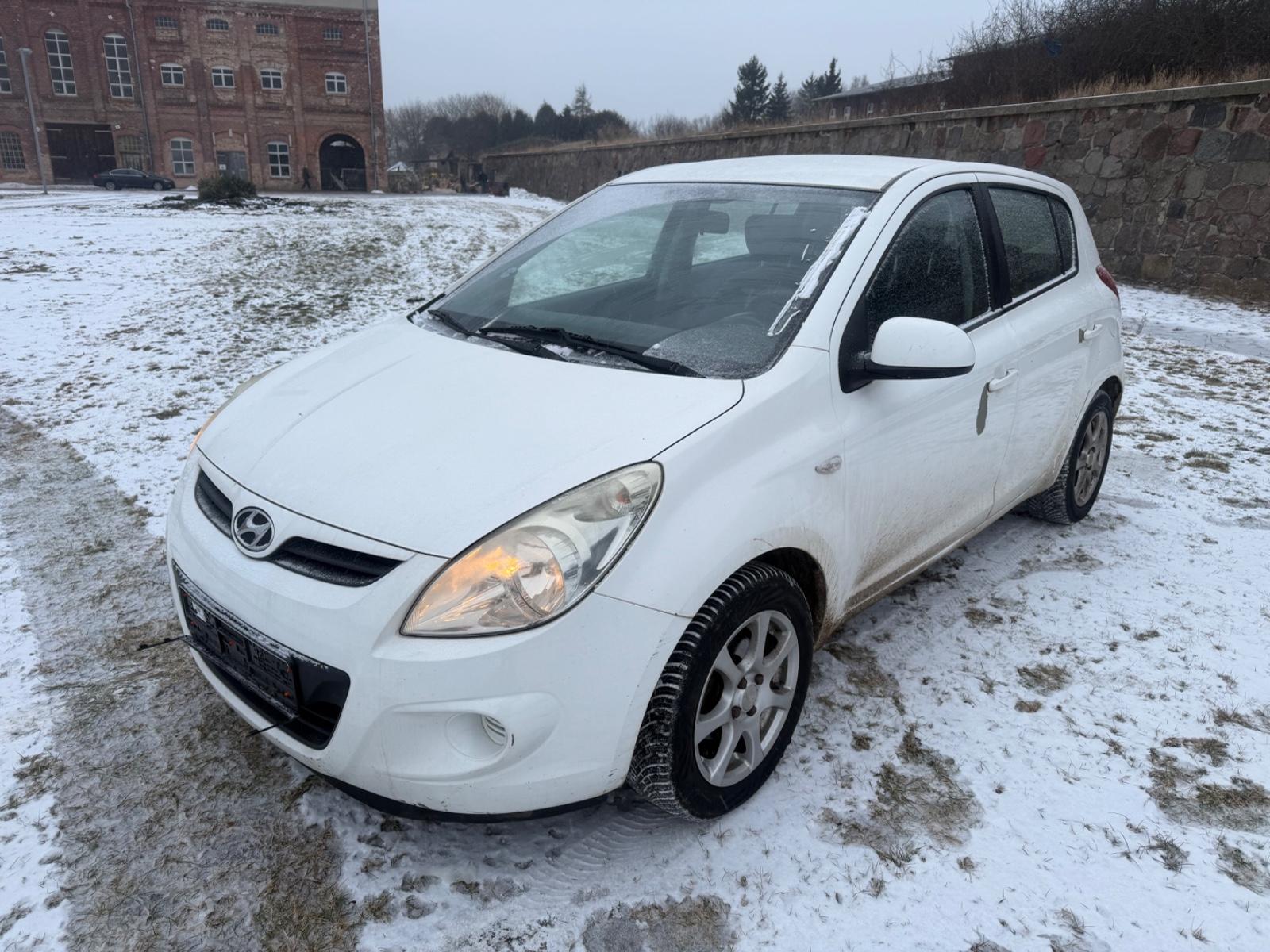 Hyundai i20 / Klima / Automatik