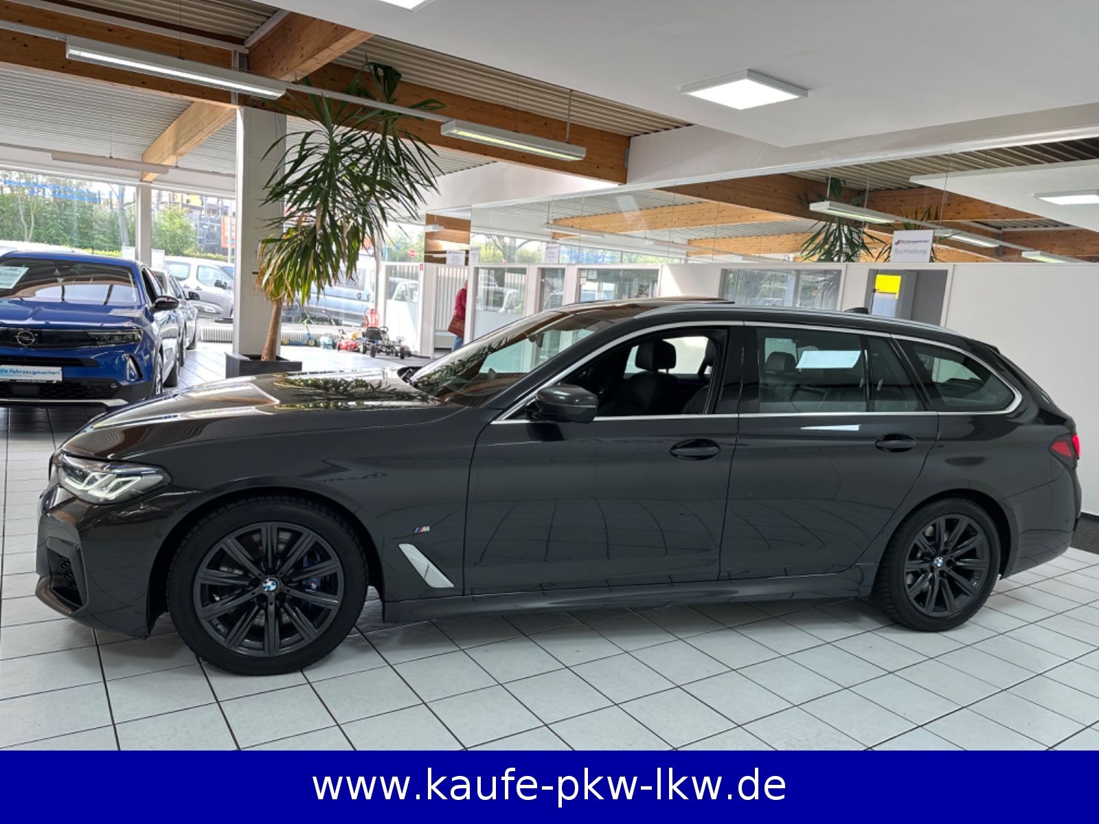 Fahrzeugabbildung BMW 530dxDrive Tou. M Sport *Pano*Klima*H&K*Soft-Cl.