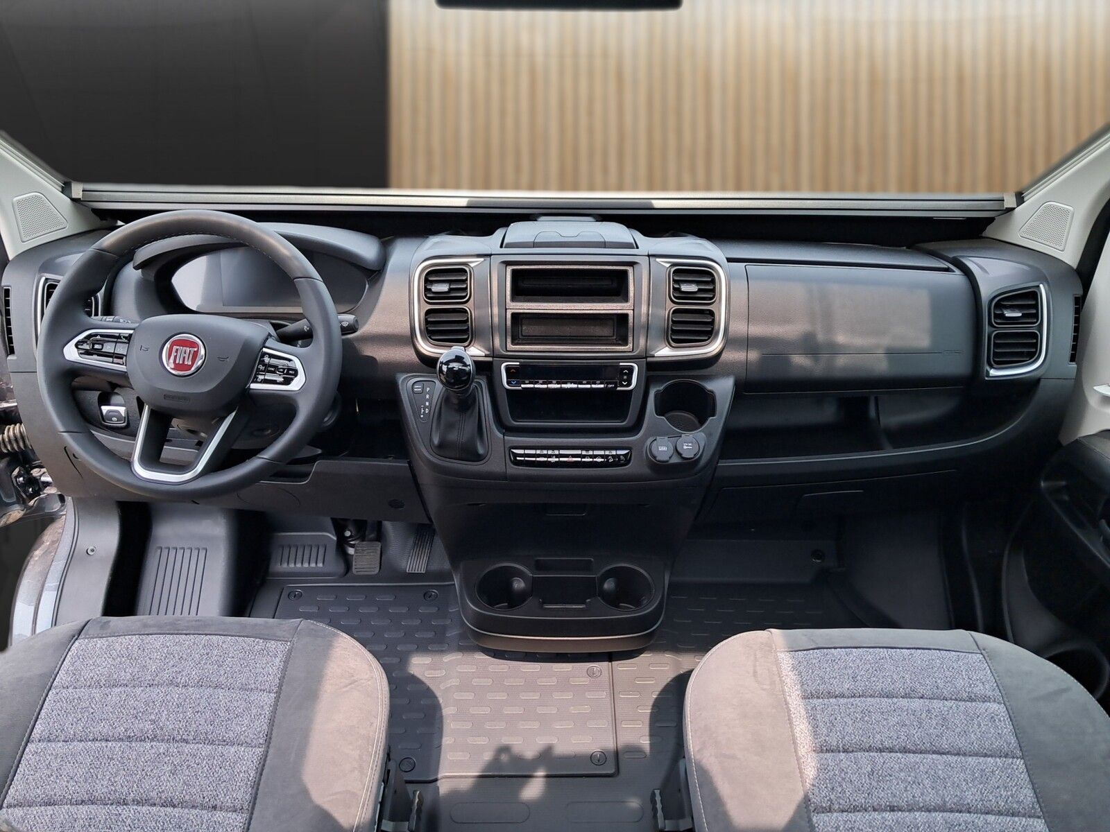 Fahrzeugabbildung Pössl Summit Prime 540 Fiat 140 PS 8627EUR geschenkt