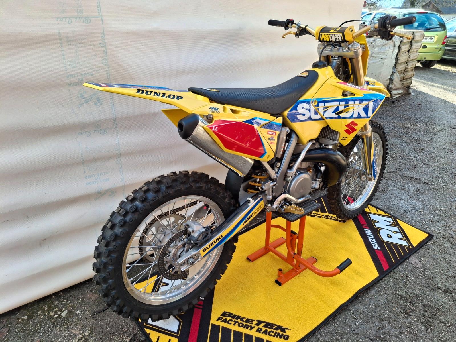 Suzuki  2004 — photo 8