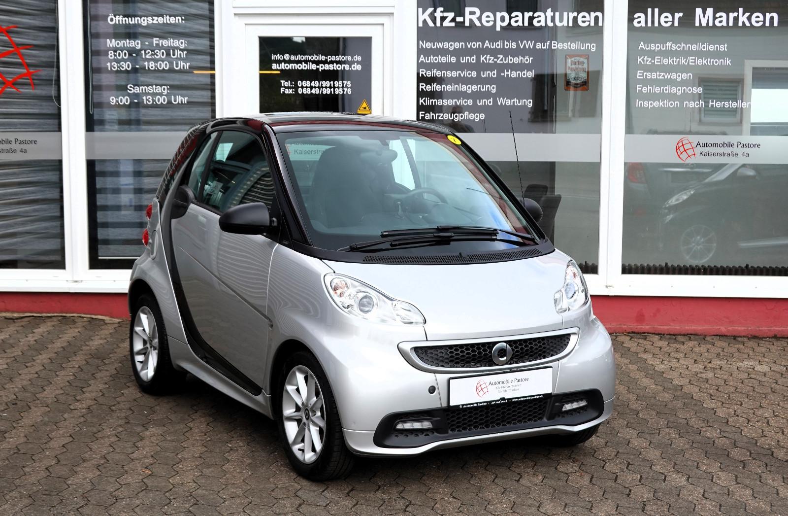 Smart fortwo 1,0 coupe~Navi~Panorama~SzhG~