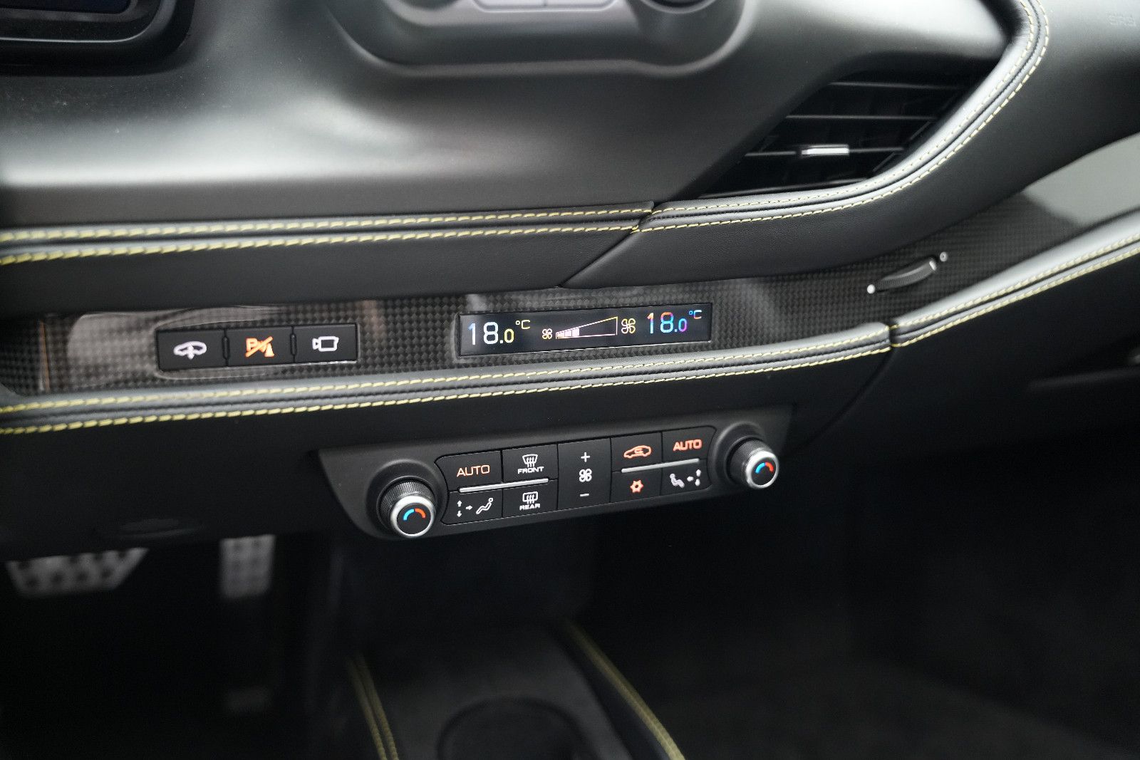 Fahrzeugabbildung Ferrari F8 Spider Giallo Modena *Lift*Carbon*Kamera*