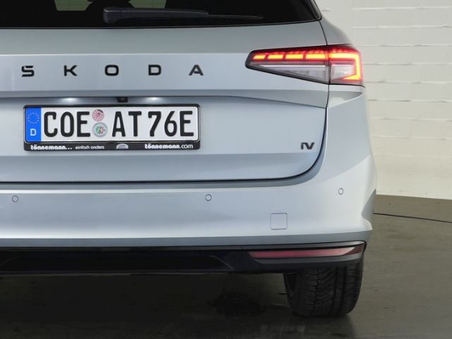 Superb COMBI SPORTLINE iV DSG+AHK+NAVI+SITZ-/LEN