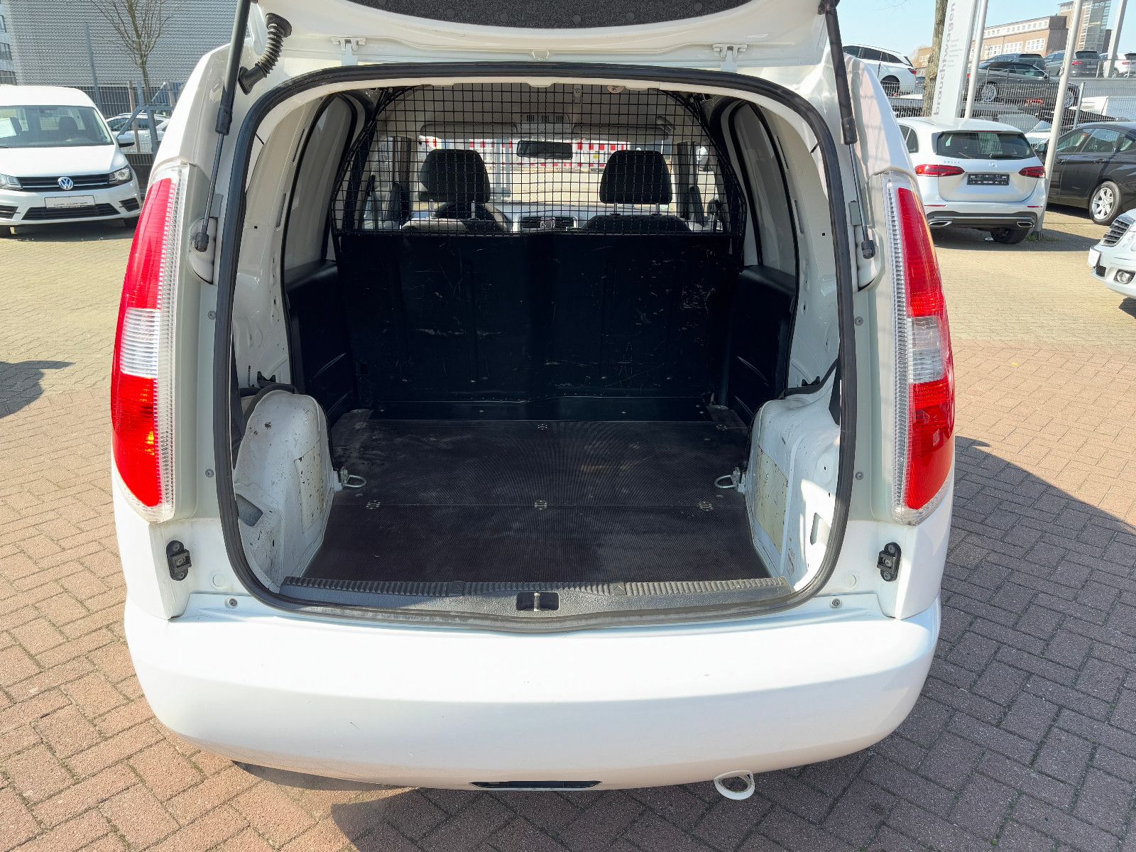 Fahrzeugabbildung SKODA Roomster Praktik 1.6 TDI 1.HAND SKODA SCHECKHEFT