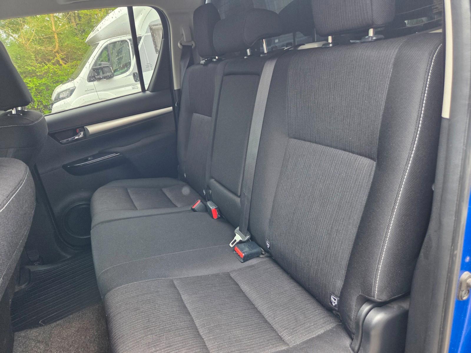 Toyota Hilux Double Cabine 2.4D 150ch - 1 ère main - Hardtop - Carnet entretien - Sièges chauffants