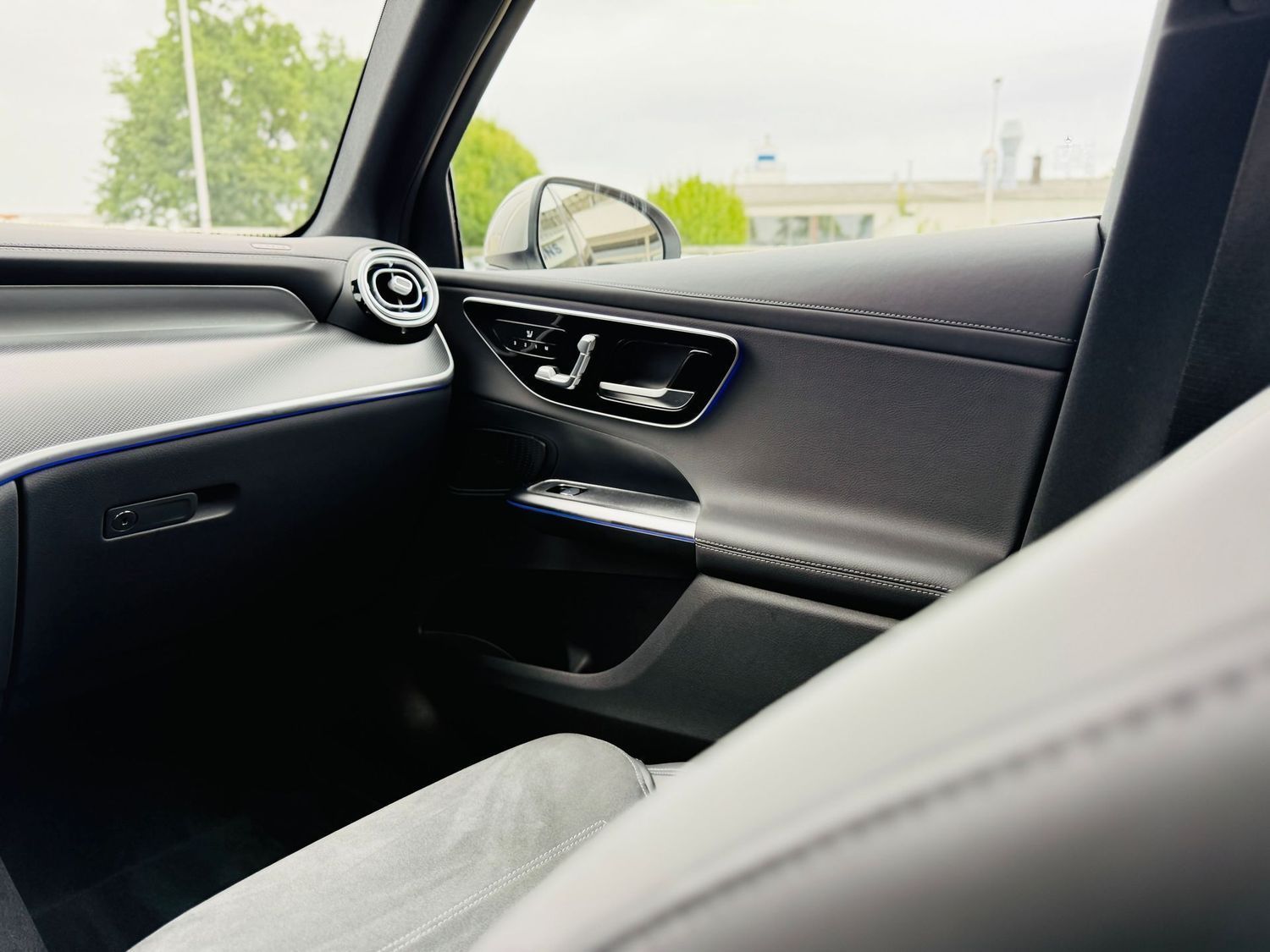Fahrzeugabbildung Mercedes-Benz GLC 300 d 4M AMG - 360°, Panodach, Standh, Digit