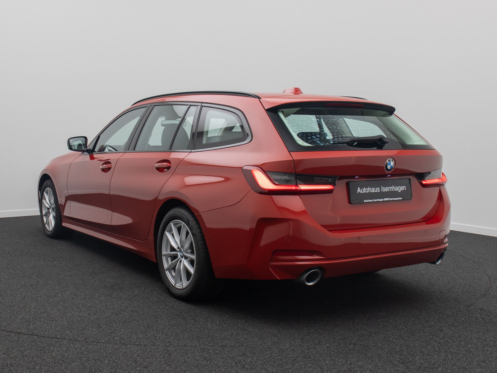 Fahrzeugabbildung BMW 320d xD DAB Alarm HUD HiFi Sportsitz Geschwindig