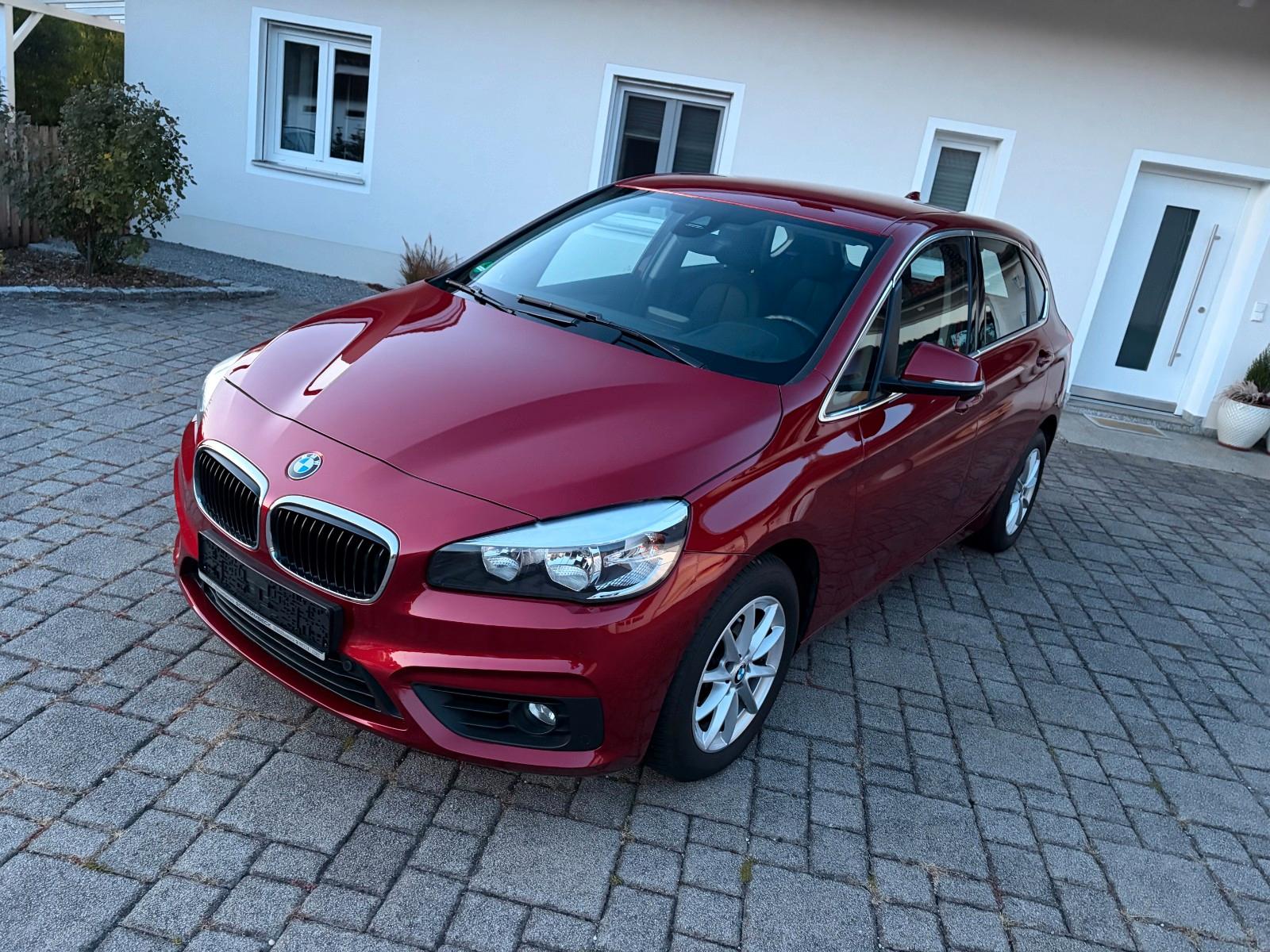 BMW 218i Active Tourer Navi AHK