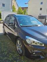 BMW 225 Active Tourer 225i xDrive Steptronic M S... - BMW 225 Active Tourer von privat
