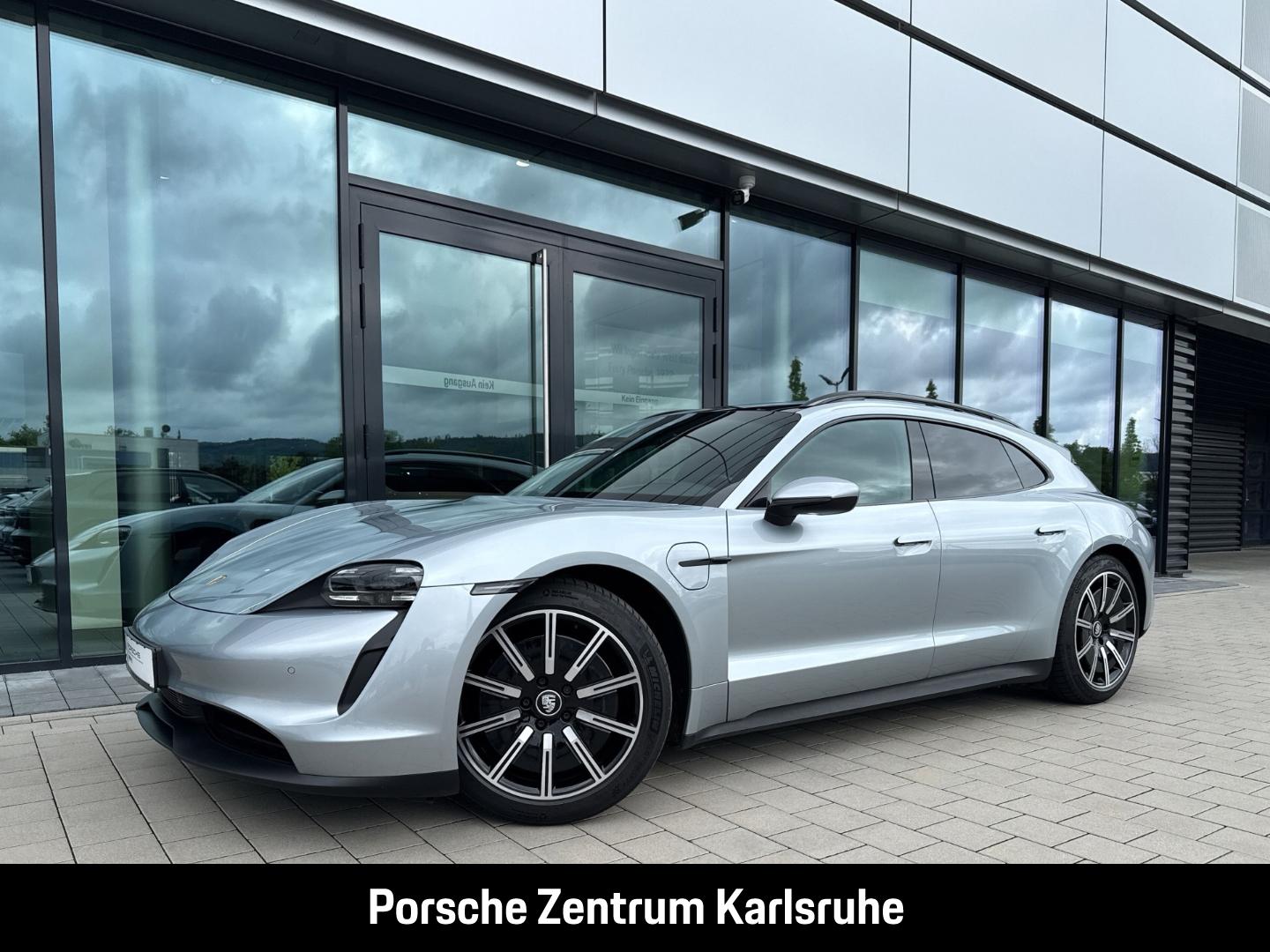 Porsche Taycan Sport Turismo Head-Up Display Luftfederun