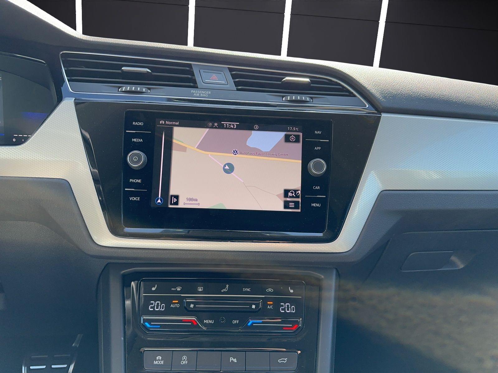 Fahrzeugabbildung Volkswagen Touran 2.0 TDI Move 7-Sitzer DSG Matrix ACC 17"