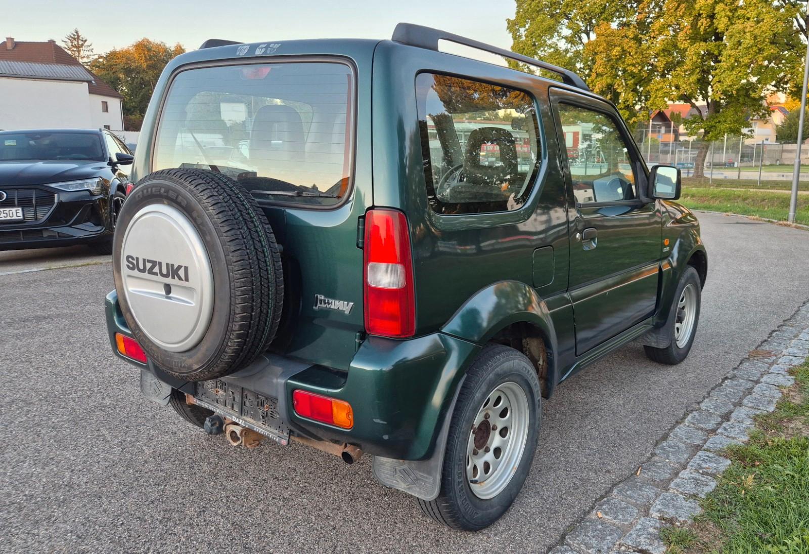 Suzuki Jimny 1.5 DDiS Comfort | 86 ch | BVM | Attelage | Vitres électriques | Rétroviseurs électriques