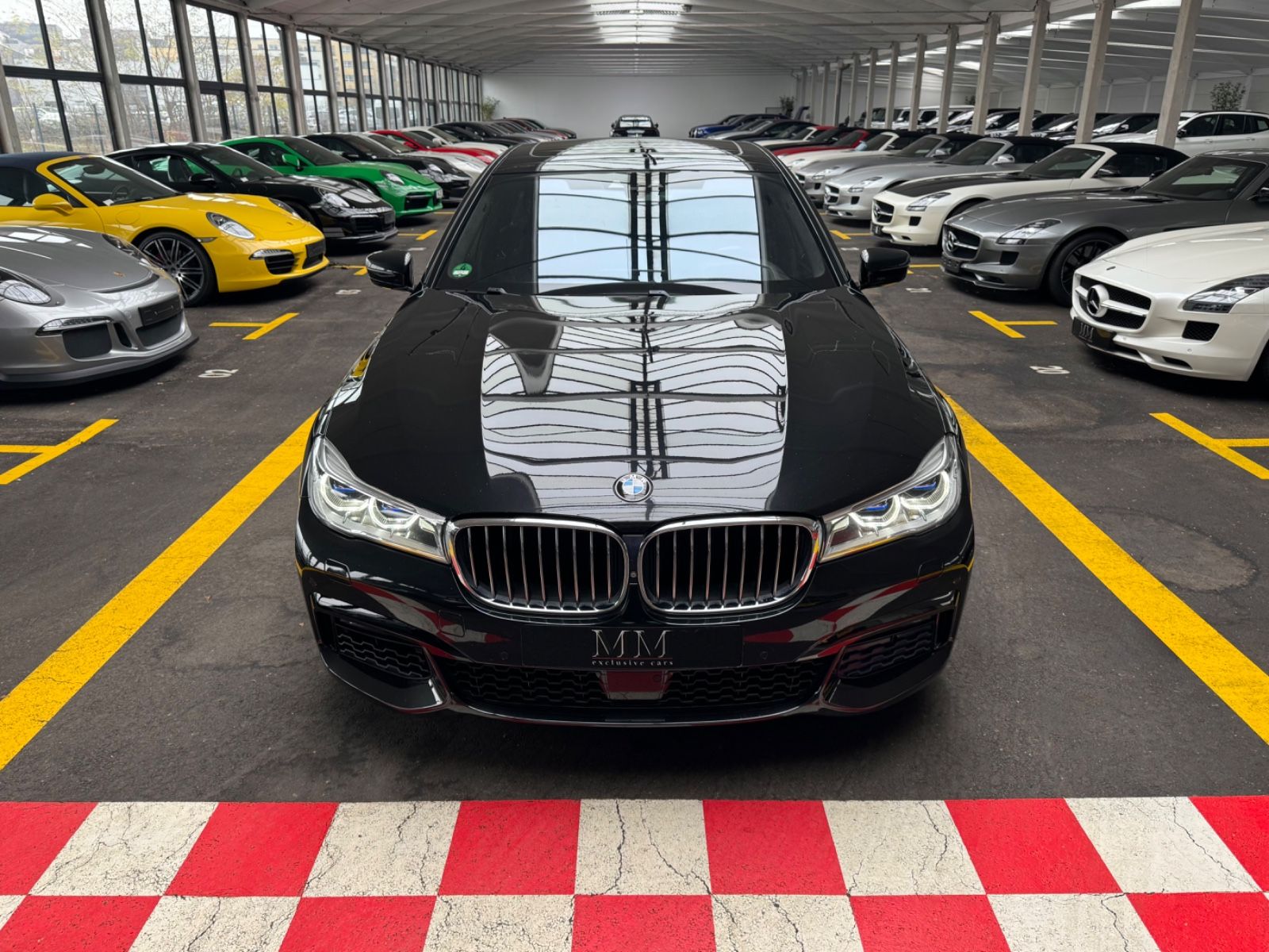 BMW 750Li xDrive M-Paket, Executive, Rear Seat, TV