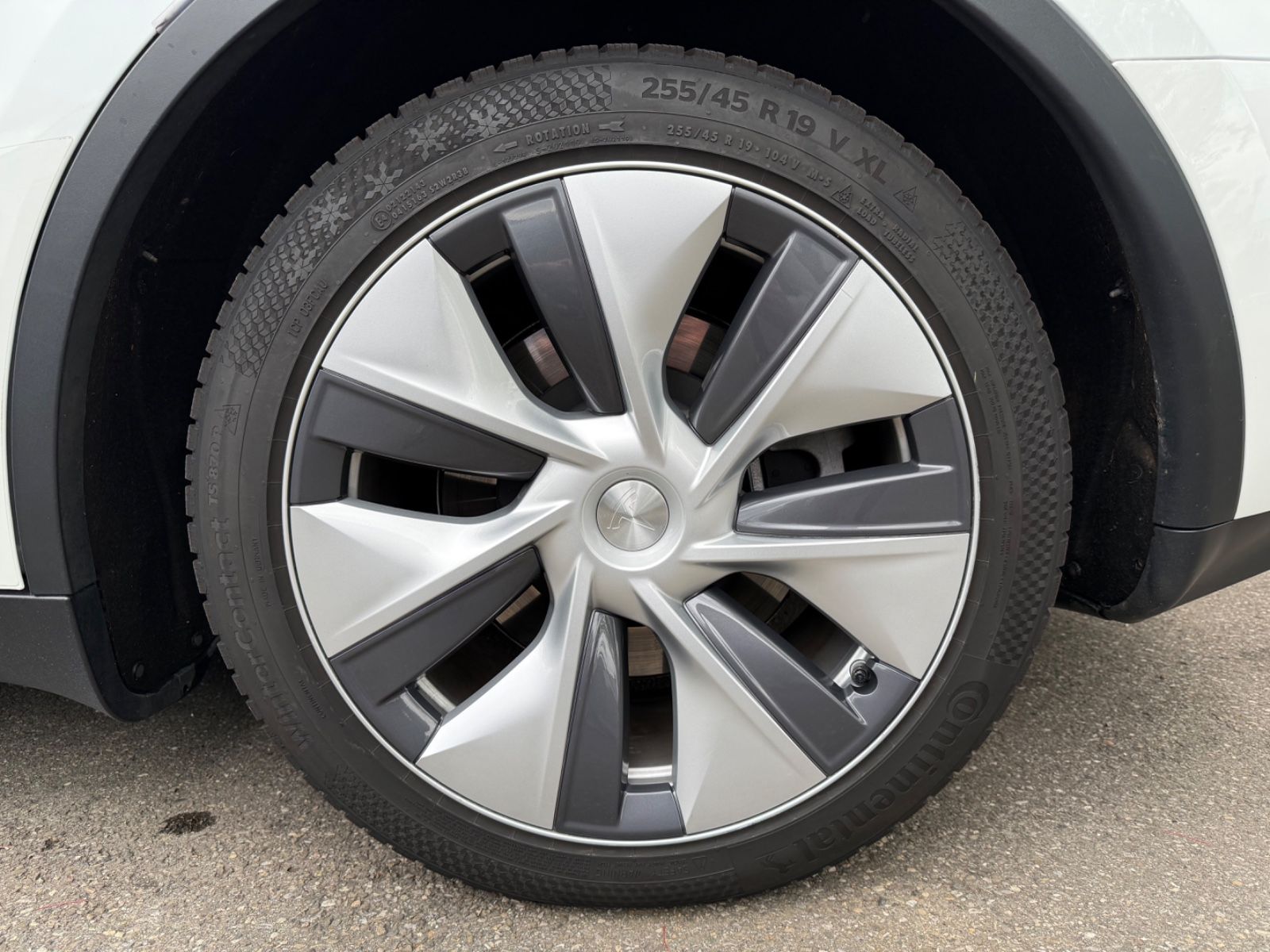 Tesla Model Y Basis RWD AHK Mwst. Garantie Finanz.4,69 foto 8