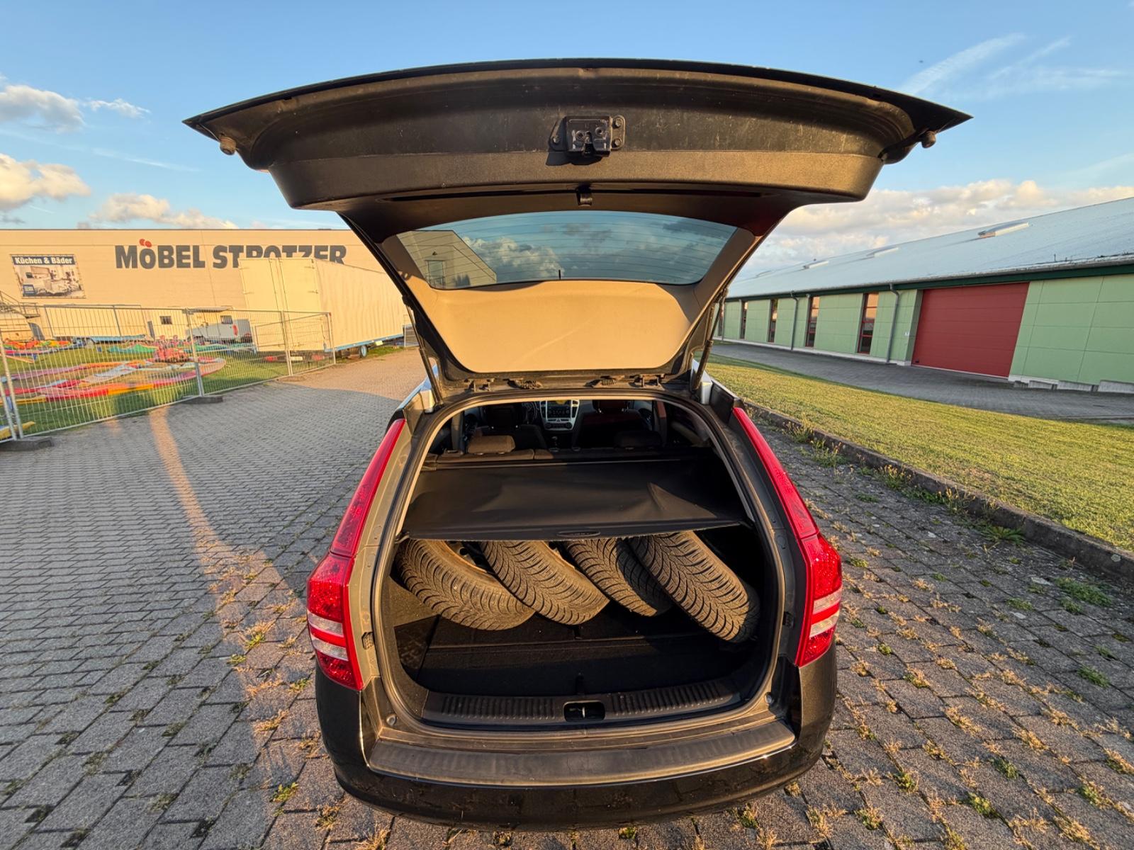 Kia ANDERE Ceed Sportswagon EX