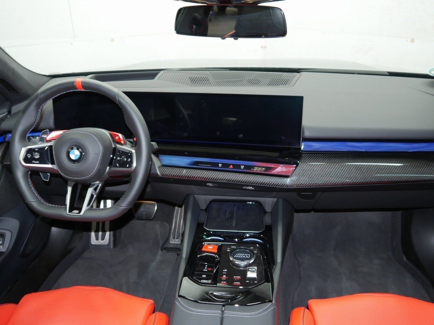 Fahrzeugeinzelansicht 10 Fahrzeugabbildung BMW M5 Limousine |M Carbon-Keramik Bremse |B&W |M Dr