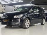 Volkswagen Touran 2.0 TDI Highline BiXENON/ALCANTARA/CAM
