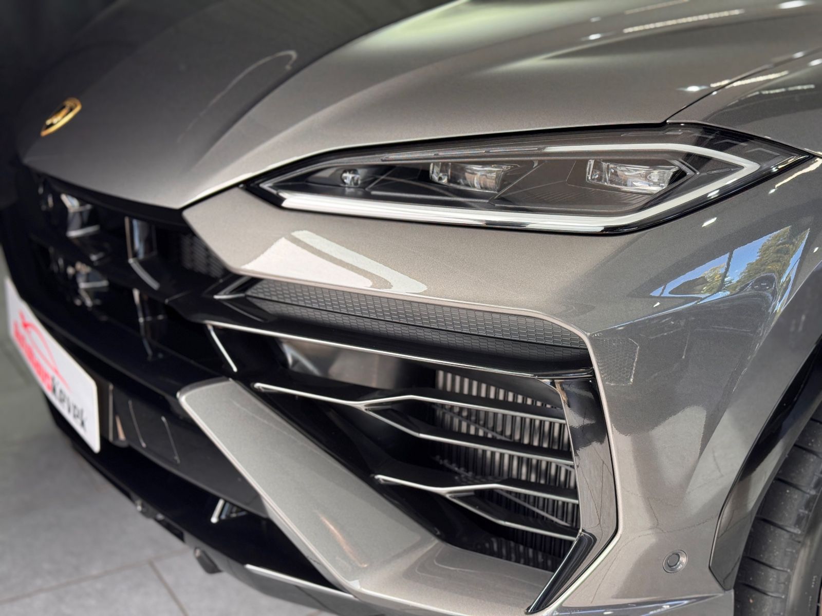 Fahrzeugabbildung Lamborghini URUS SE|BANG/OLUFSEN|PANO|MY25|BLANCO COC