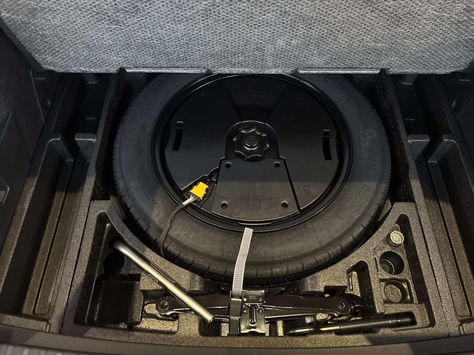 Tayron R-Line 2.0 TDI 4MOTION, BlackStyle, Sthzg
