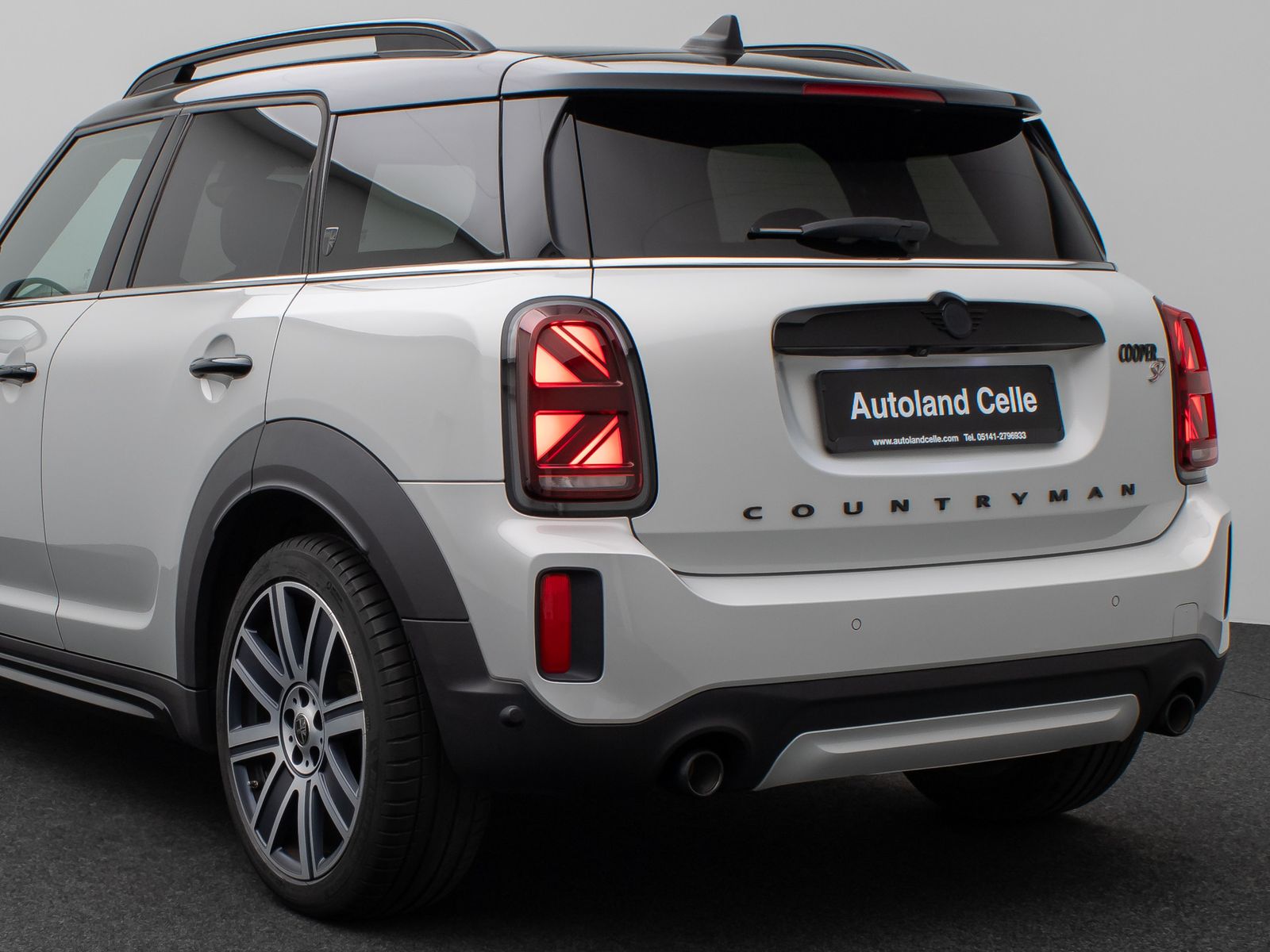 Fahrzeugabbildung MINI Cooper SD Countryman ALL4 HUD DAB Kamera 19Zoll