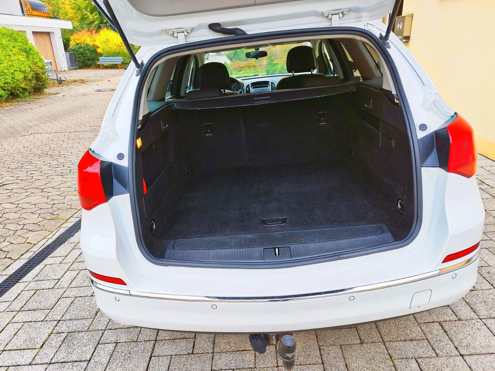 Opel Astra 2013 — фото 7