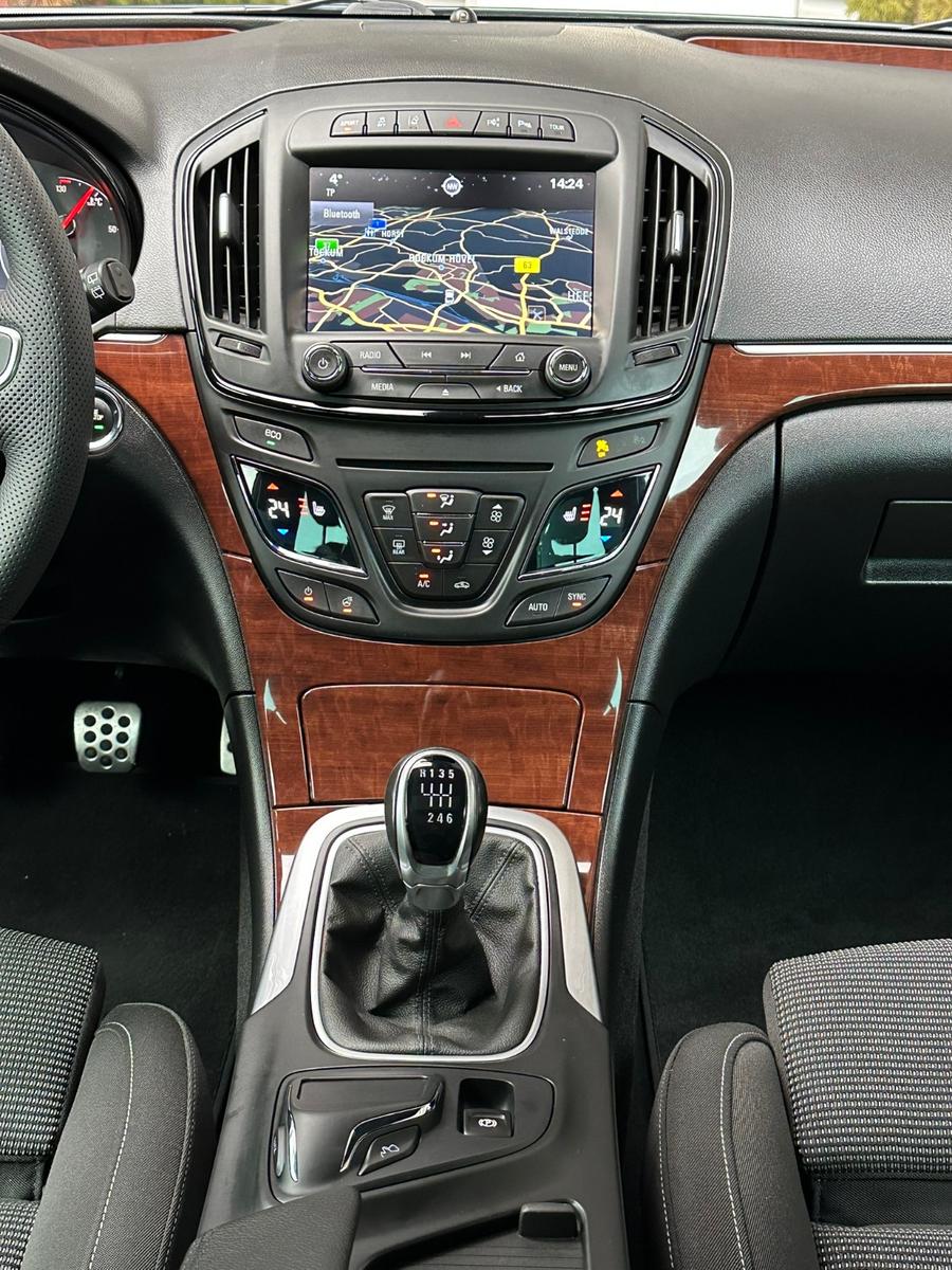 Opel Insignia Sports Tourer 2.0 Turbo 250 ch 4x4 – OPC Line – 110 926 km – Chaîne neuve – ACC – Xenon – Caméra
