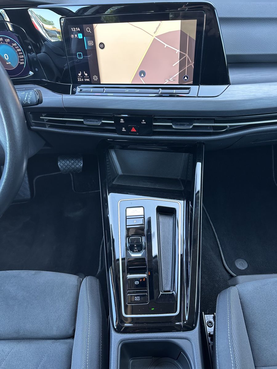 Fahrzeugabbildung Volkswagen Golf Variant 1.5 eTSI DSG Style NAV+LED+ACC+HUD