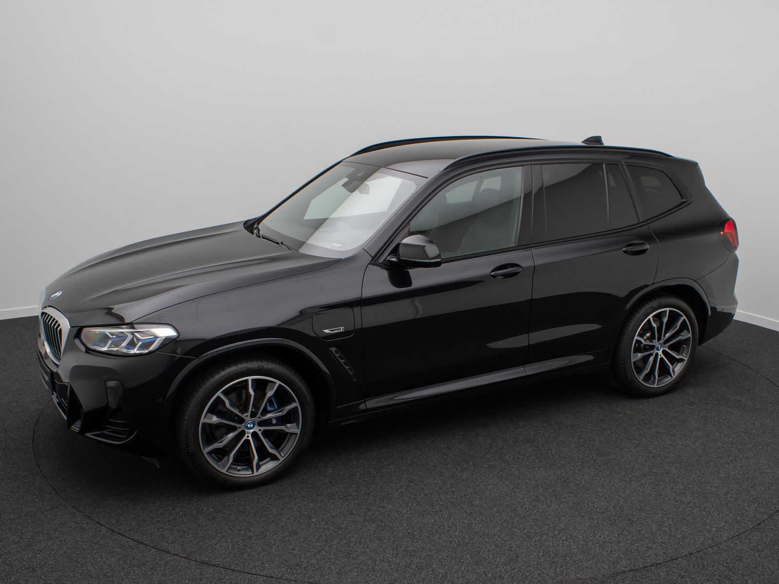 Fahrzeugabbildung BMW X3 xD30e M Sport HUD DAB Laser Komfort 20Zoll