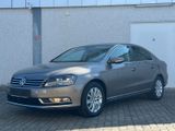Volkswagen Passat Lim Aut.Parkpilot-Navi-S.Heft-Memory-Temp - Volkswagen Passat in Mannheim