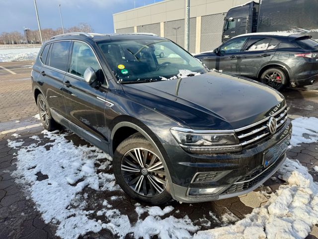 Volkswagen Tiguan Allspace Highliine 4Motion- DSG-Panorama