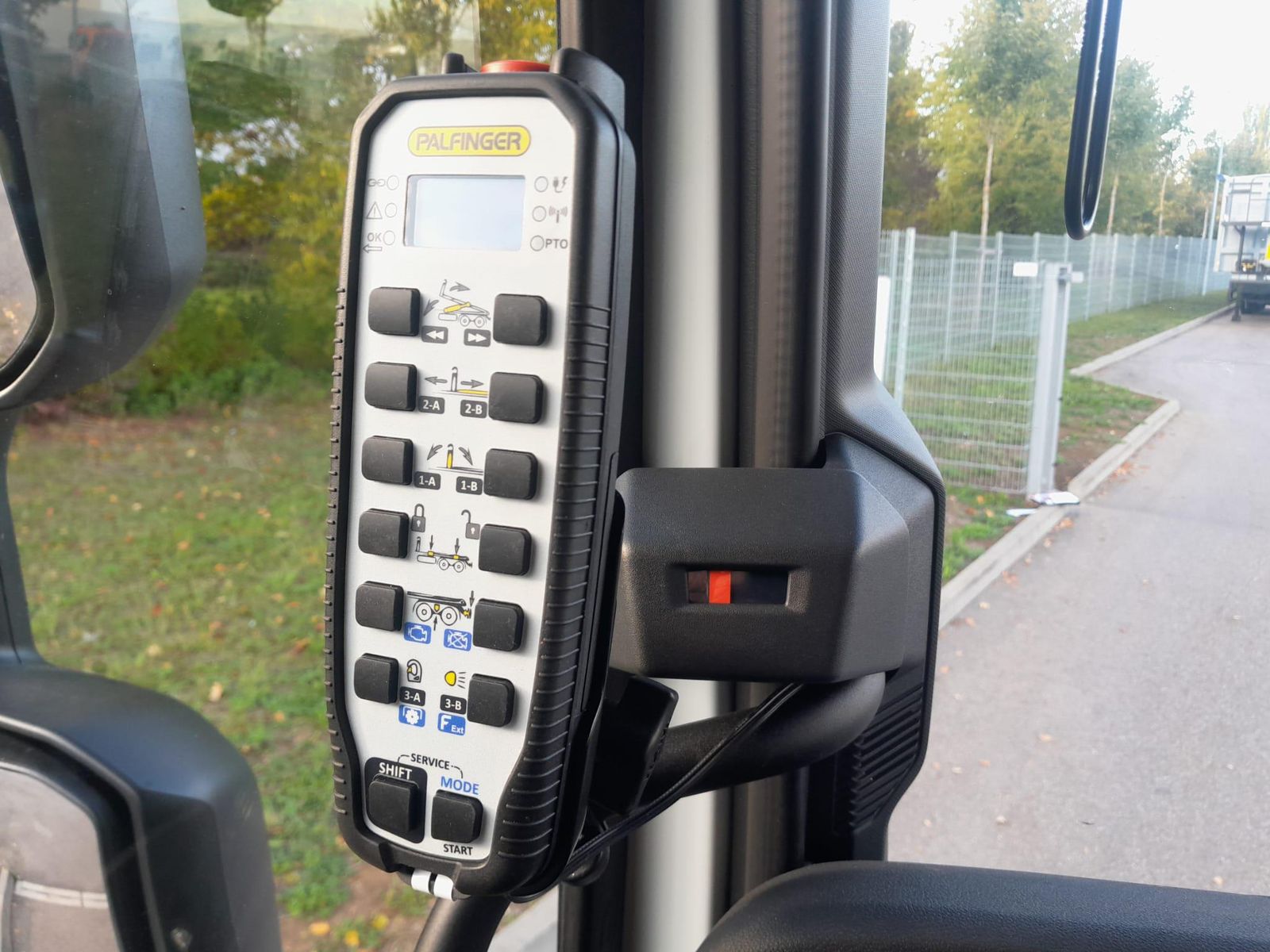 Fahrzeugabbildung DAF FAN XF 480 NGD Abrollkipper PHT 20 Palfinger