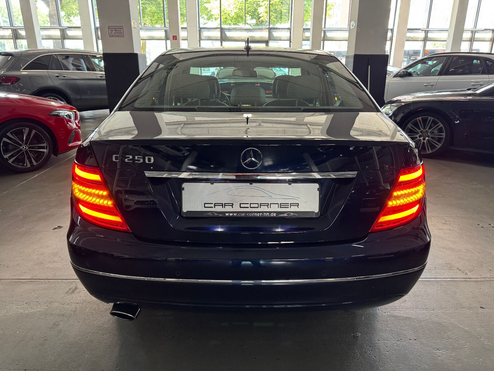 Fahrzeugabbildung Mercedes-Benz C 250 CGI BE 7GT ELEGANCE COMAND ILS KAMERA 1.VB