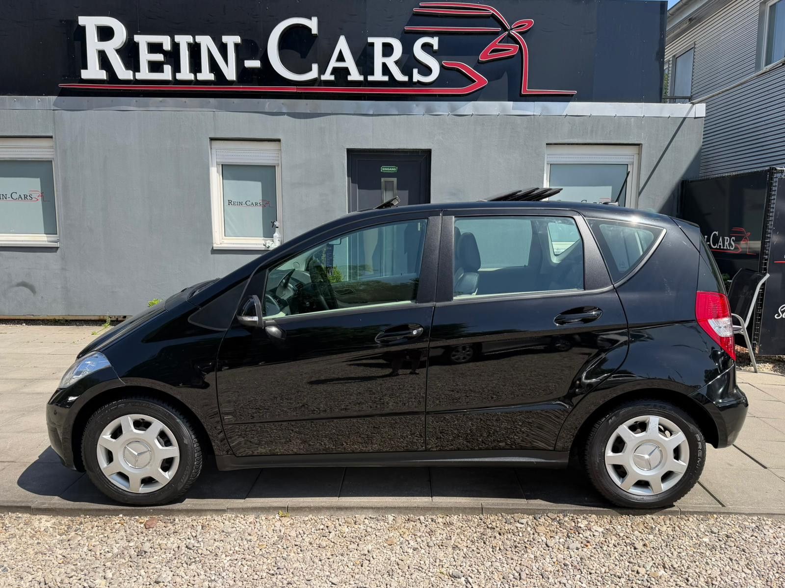 Daumennagel 3 - Mercedes-Benz A 180 Elegance/78TKM/PANO/AUTOM./TEMP/PDC/LEDER/