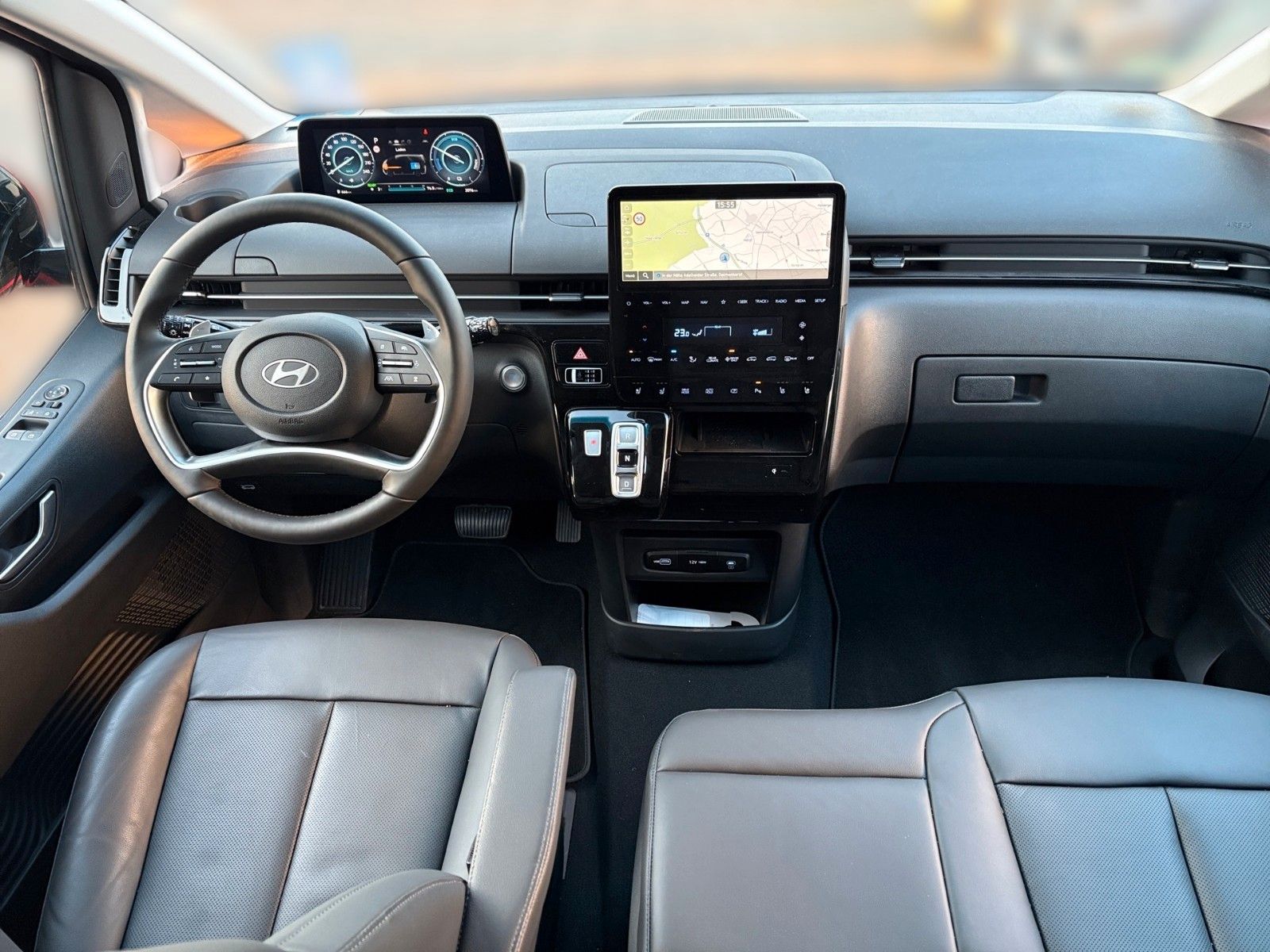 Fahrzeugabbildung Hyundai Staria Prime Hybrid Park-Paket
