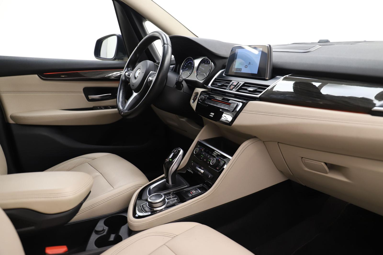 BMW 218i Gran Tourer 1.5 140PS Automatik Luxury Line