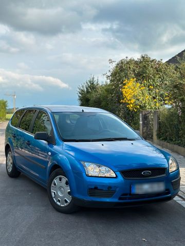 Ford Focus mit Tuv