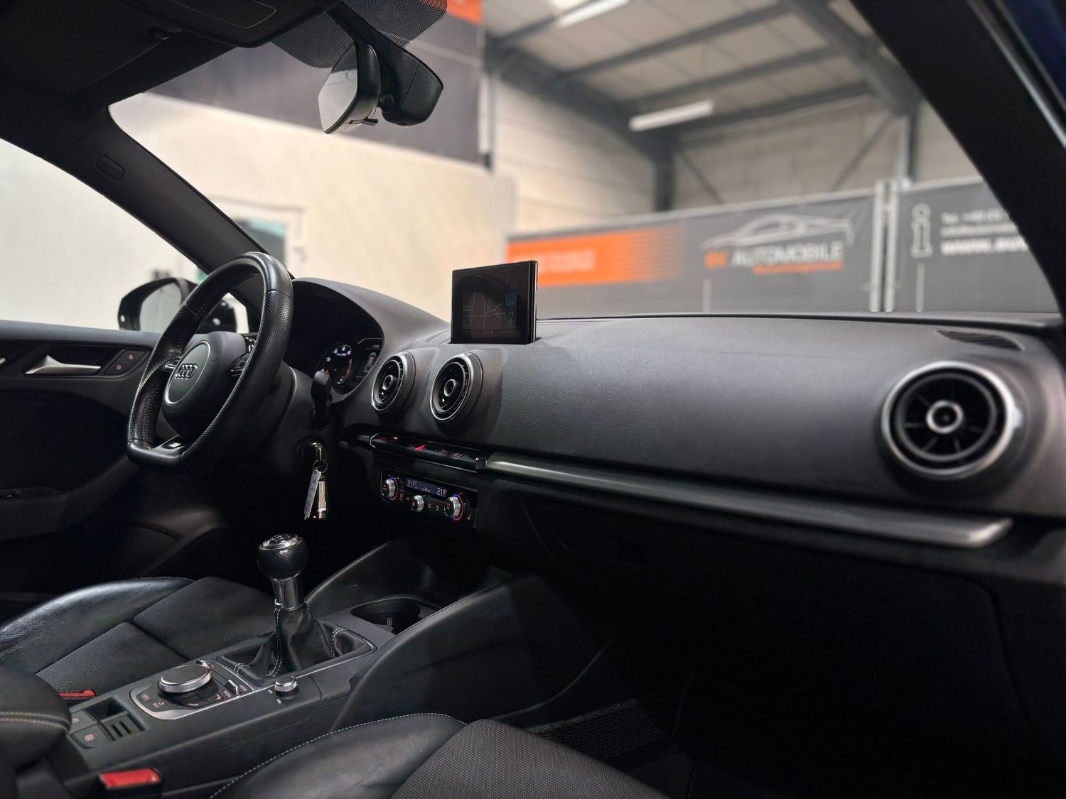 Fahrzeugabbildung Audi A3 S line ultra#Xenon#Navi#19"#Navi