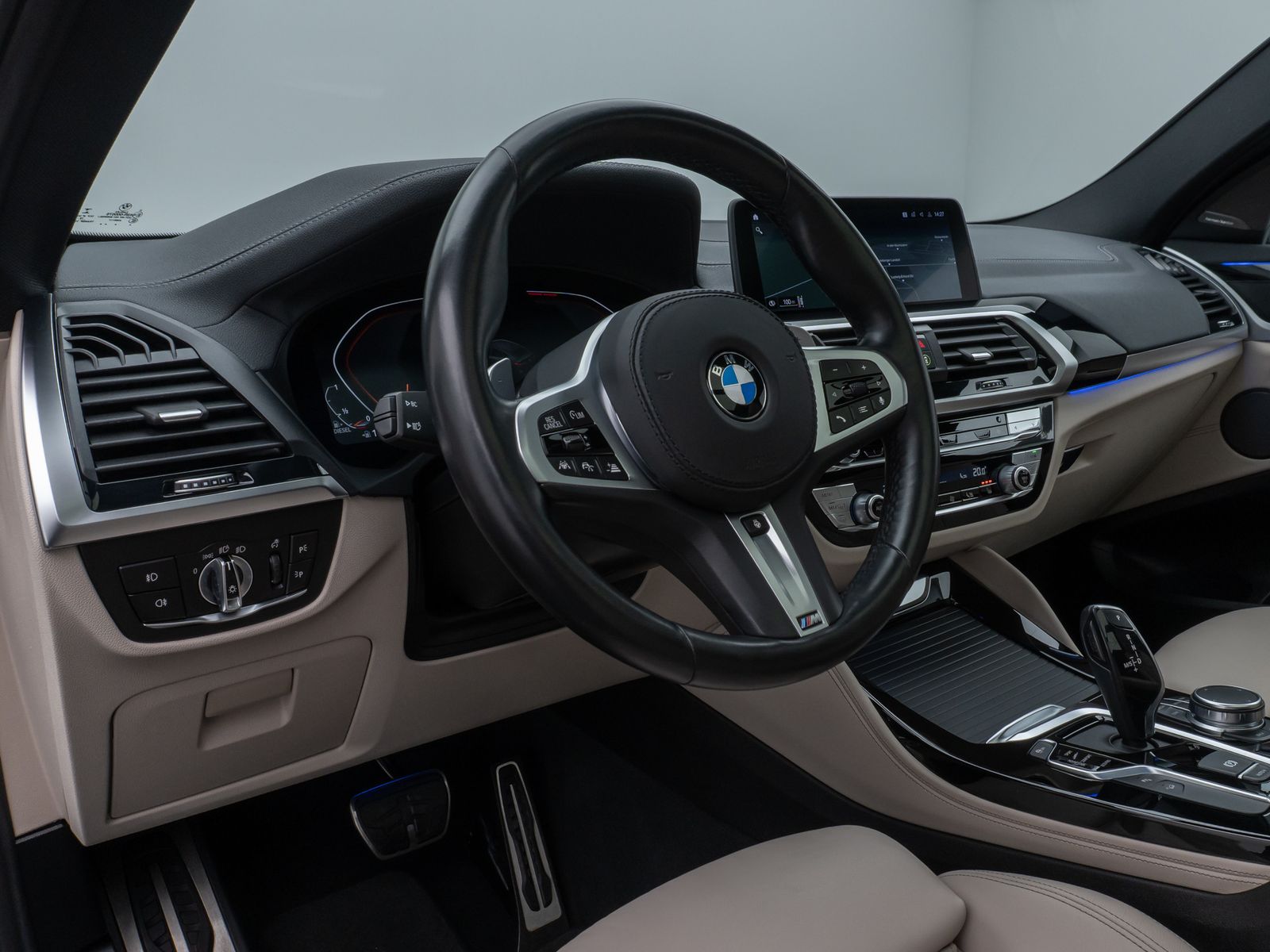 Fahrzeugabbildung BMW X4 xD30d M Sport Panorama Kamera HUD H/K AHK 21"