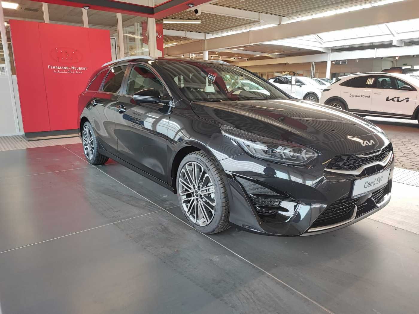 Kia CEED_SW 1.5T 140 DCT7 GT-Line TEC 18Z imagem 2
