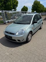 Ford Fiesta 1.4 16V Ghia - Ford Fiesta aus 2003: Ghia