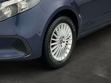 Mercedes V 220 - 7